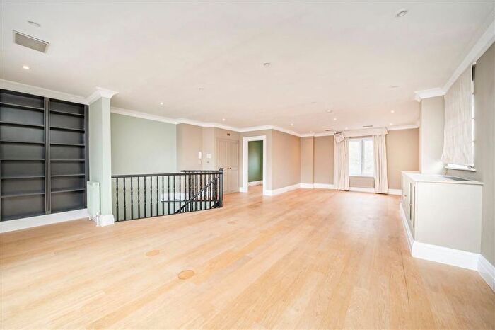 3 Bedroom Property To Rent In Hereford Square, South Kensington, SW7
