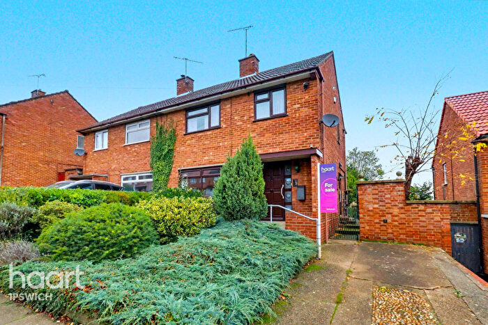 3 Bedroom Semi Detached House For Sale In Hawthorn Drive, Ipswich, IP2