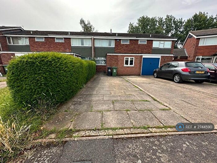 4 Bedroom Semi-Detached House To Rent In Daisy Bank, Abingdon, OX14