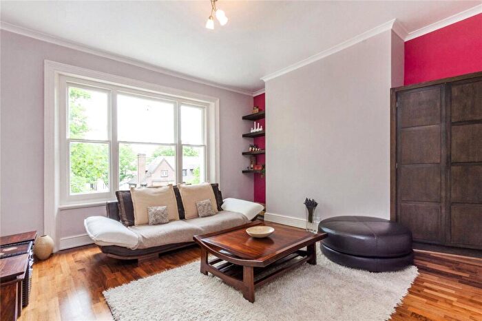 1 Bedroom Flat To Rent In Belsize Square, Belsize Park, NW3