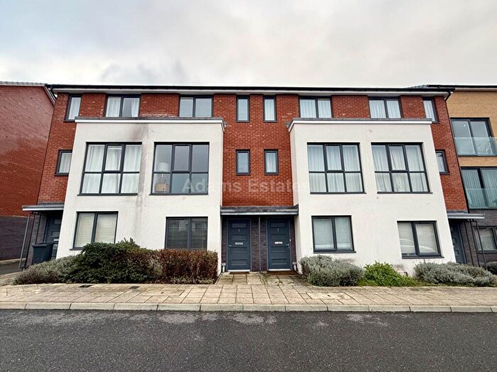 4 Bedroom Town House For Sale In Woolhampton Way, Reading, RG2