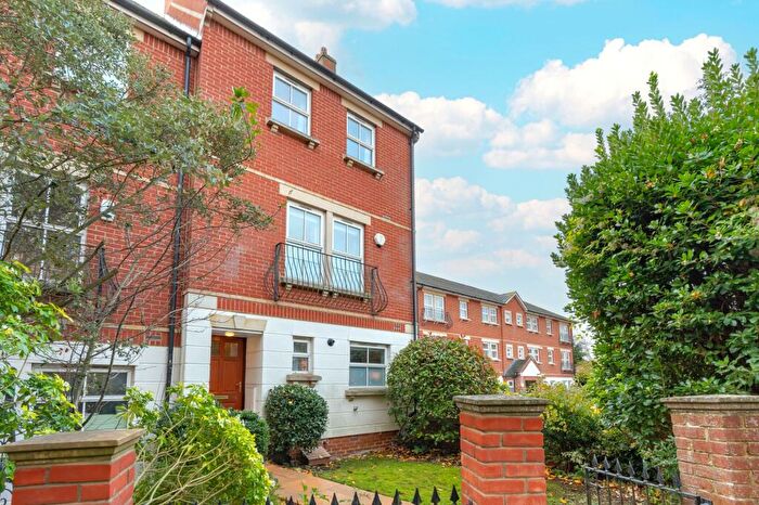 4 Bedroom End Of Terrace House For Sale In Rewley Road, Oxford, OX1