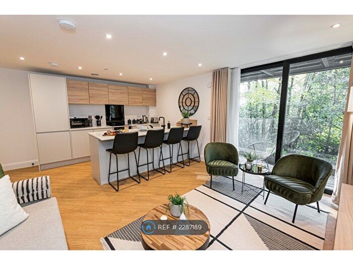 2 Bedroom Flat To Rent In North Road, Poole, BH14