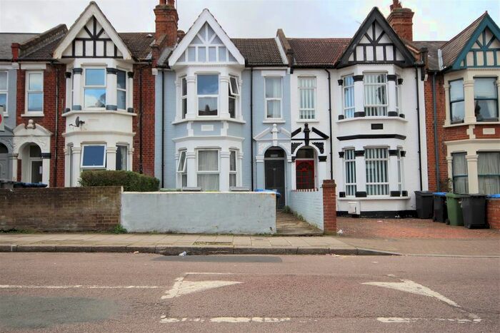 4 Bedroom Terraced House To Rent In St Johns Avenue, Harlesden, NW10