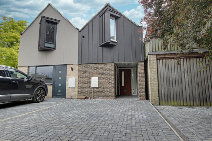 2 Bedroom Semi-Detached House To Rent In North Street, Cambridge, CB4