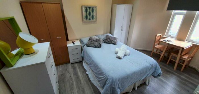 1 Bedroom Flat To Rent In Ash Grove, London, NW2