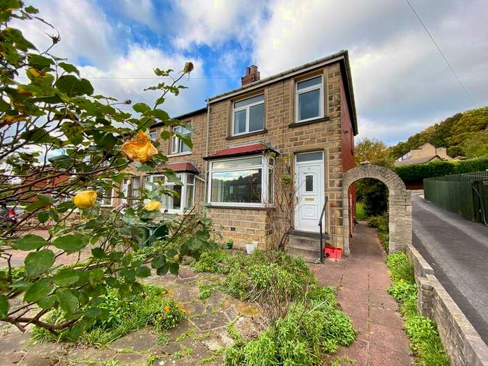 2 Bedroom End Of Terrace House For Sale In Sunnymead, Waterloo, Huddersfield, HD5