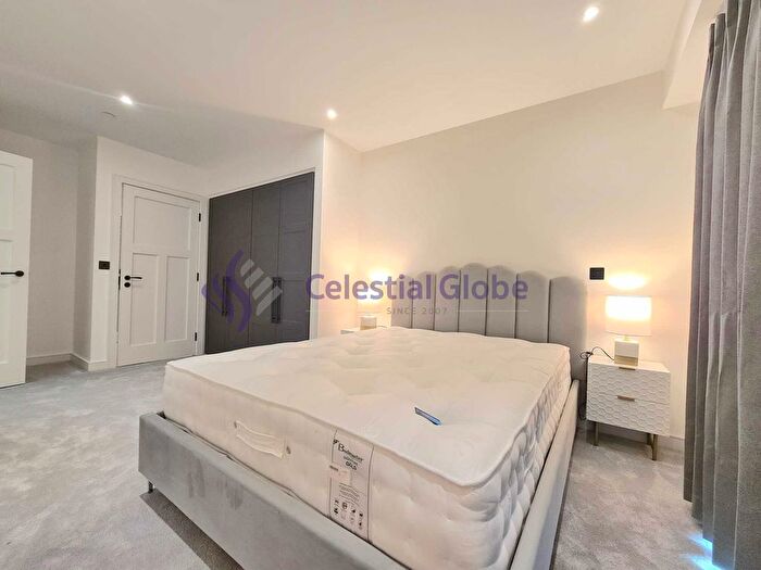 2 Bedroom Flat To Rent In Brook Street, Kingston Upon Thames, KT1