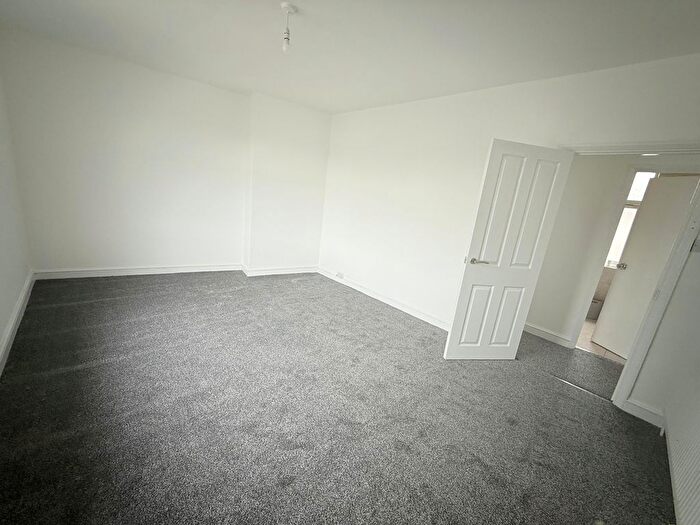 3 Bedroom Terraced House To Rent In Fieldway, Dagenham, RM8
