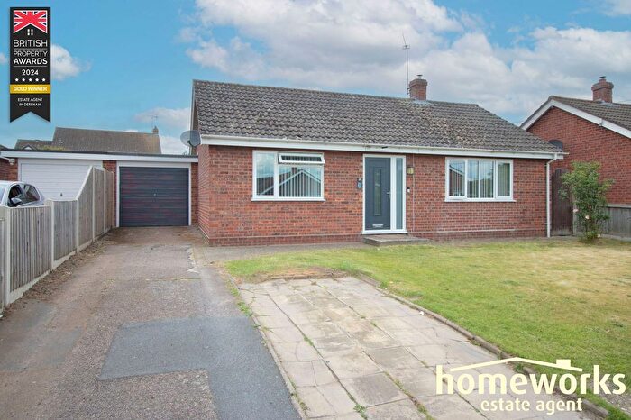 3 Bedroom Bungalow For Sale In Pightle Way, Lyng, Norwich, NR9