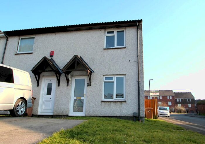 3 Bedroom End Of Terrace House To Rent In Ham, Kirkstall Close, Plymouth, PL2