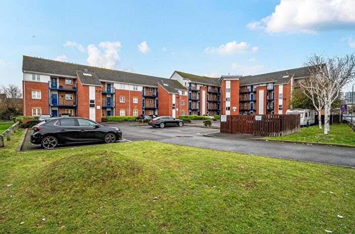 2 Bedroom Flat For Sale In Kennet Walk, Reading, RG1