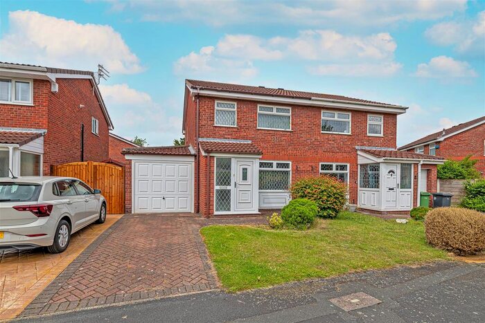 3 Bedroom Semi-Detached House To Rent In Livingstone Close, Old Hall, Warrington, WA5