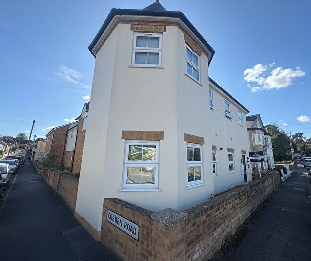 2 Bedroom Flat To Rent In Cobden Mews, Quakers Hall Lane, Sevenoaks, TN13