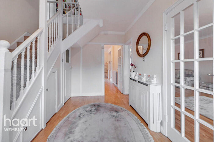 6 Bedroom Detached House For Sale In Barn Way, Wembley, HA9