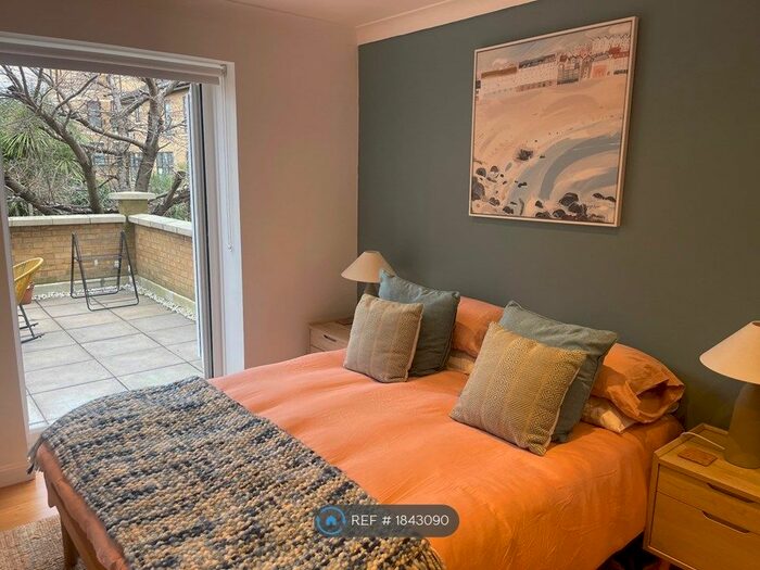 2 Bedroom Flat To Rent In Victoria Hall, London, E16