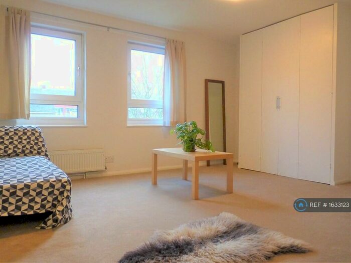 Studio To Rent In Westcott Road, London, SE17