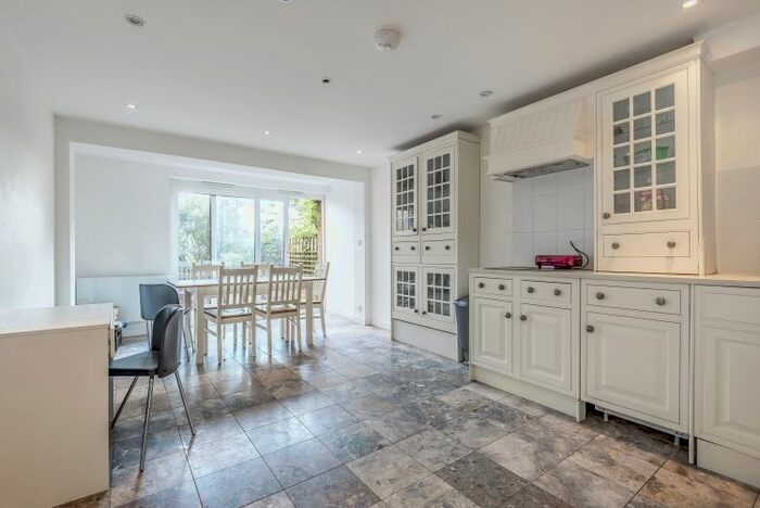 4 Bedroom Flat To Rent In Carrara Wharf, Ranelagh Gardens, London, SW6