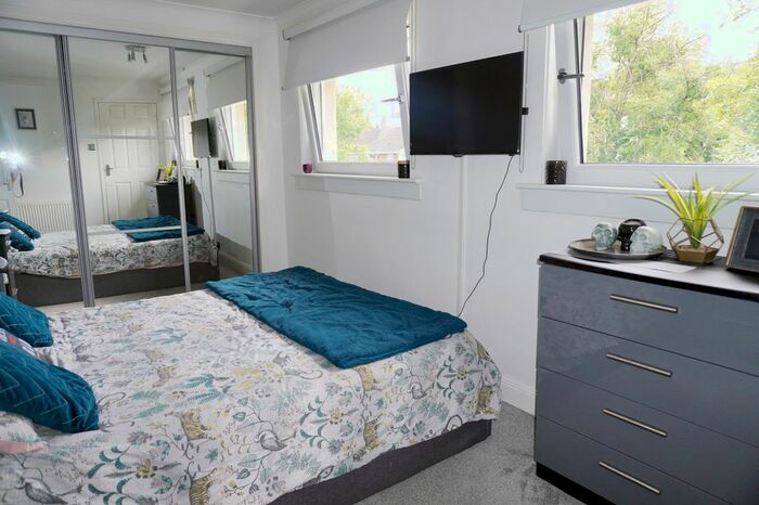 2 Bedroom End Of Terrace House For Sale In Somerville Drive, The Murray, East Kilbride, G75