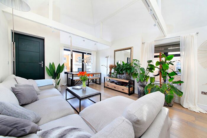 3 Bedroom Property To Rent In Richmond Park Road, East Sheen, SW14