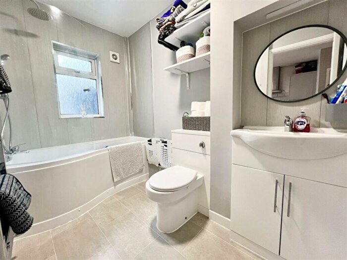 3 Bedroom Terraced House For Sale In Glastonbury Road, Yardley Wood, Birmingham, B14