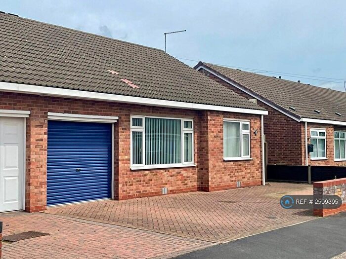 3 Bedroom Bungalow To Rent In Wheatcroft Avenue, Willerby, Hull, HU10