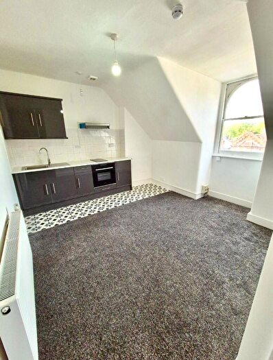 Studio To Rent In Manor Road, Beckenham, London, BR3