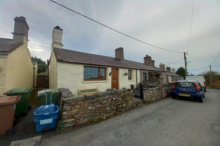 2 Bedroom Cottage To Rent In Pentir, Bangor, LL57