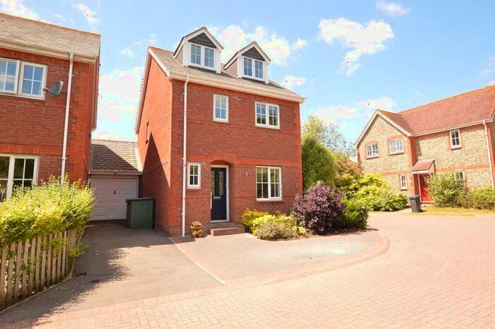 4 Bedroom Detached House To Rent In Monxton Close, Salisbury, SP1