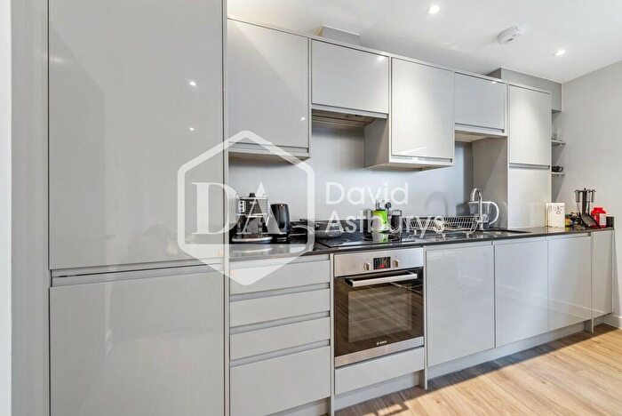 1 Bedroom Apartment To Rent In Dollis Mews, Finchley Central, London, N3