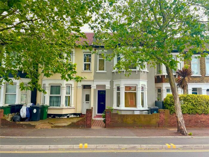 2 Bedroom Flat To Rent In Markhouse Road, Walthamstow, London, E17