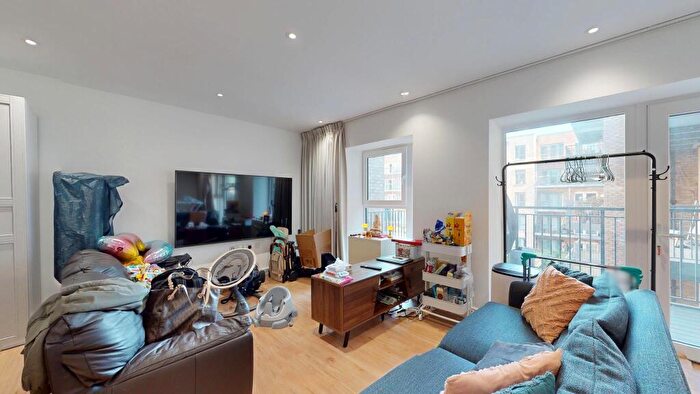 2 Bedroom Flat To Rent In East Drive, Farrow House, NW9