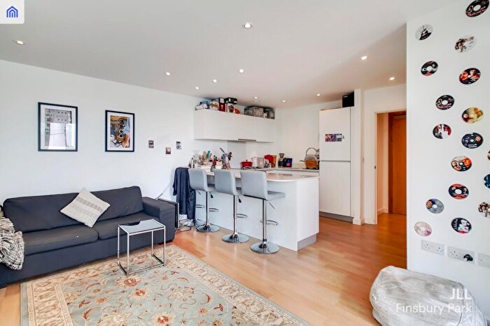 2 Bedroom Apartment To Rent In Goodchild Road London, N4