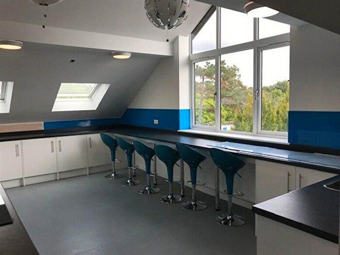 1 Bedroom House To Rent In - Unit, Taj House, - Cowley Road, OX4