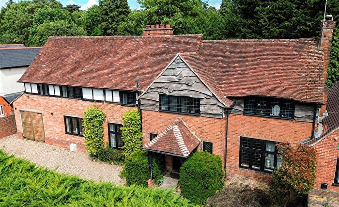 6 Bedroom Property For Sale In Farnborough Road, Farnborough, GU14