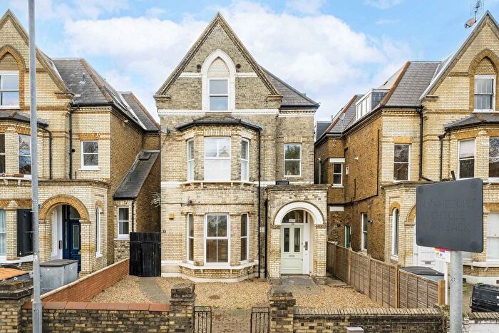 2 Bedroom Flat To Rent In Bedford Hill, Balham, SW12