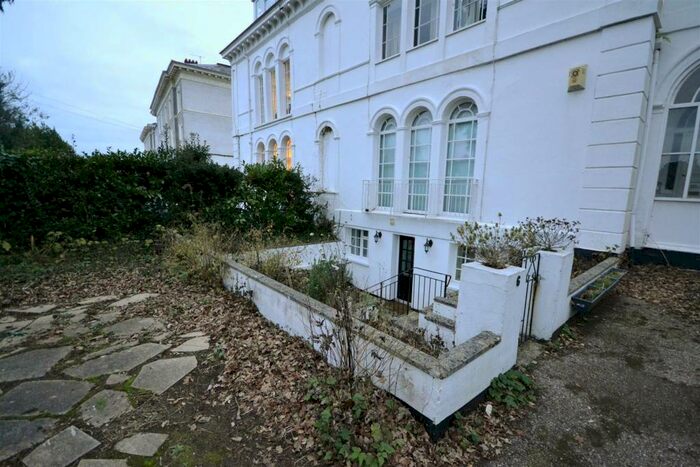 1 Bedroom Flat To Rent In Victoria Park Rd, Exeter, Devon, EX2