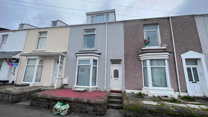 6 Bedroom Terraced House To Rent In Russell Street, Swansea, SA1
