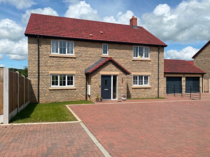 3 Bedroom Detached House To Rent In Fox Fields, Hallatrow, BS39