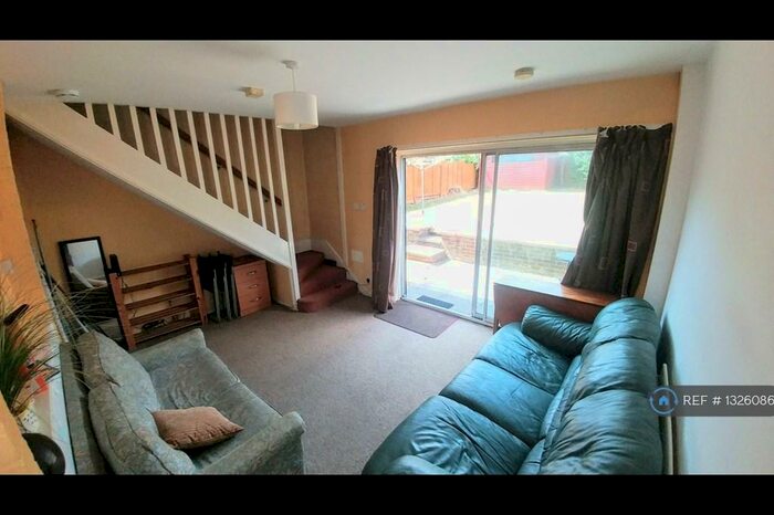 5 Bedroom Terraced House To Rent In Travellers Lane, Hatfield, AL10