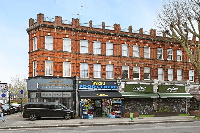 3 Bedroom Maisonette To Rent In Cricklewood Broadway, London, NW2