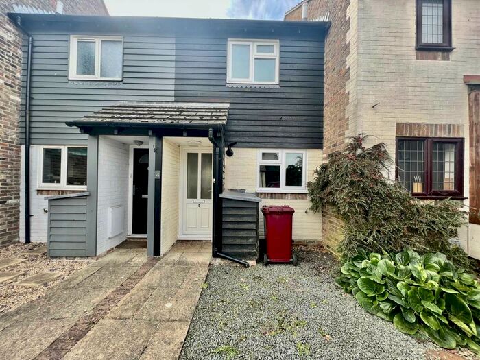 1 Bedroom Property To Rent In Whitebeam Way, Tangmere, PO20