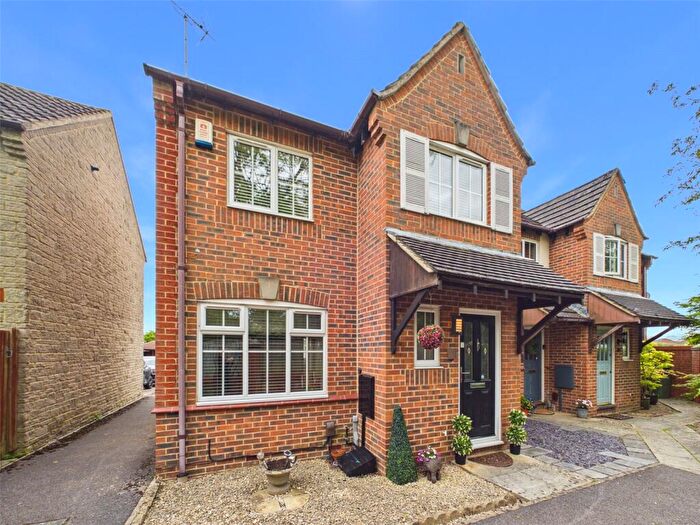 3 Bedroom End Of Terrace House For Sale In Wharfdale Way, Hardwicke, Gloucester, Gloucestershire, GL2
