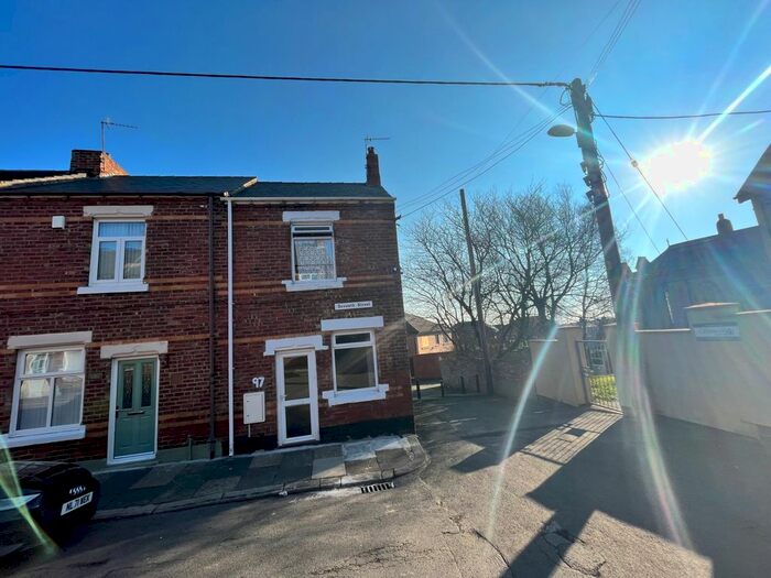 2 Bedroom End Of Terrace House To Rent In Seventh Street, Horden, Peterlee, SR8