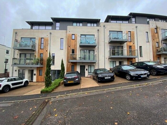 2 Bedroom Flat To Rent In Easton Street, High Wycombe, HP11