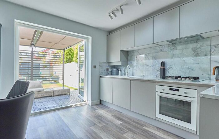 3 Bedroom Town House For Sale In Richmond Gate, Hinckley, LE10
