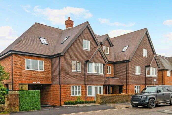 2 Bedroom Flat To Rent In Yorke Road, Reigate, RH2