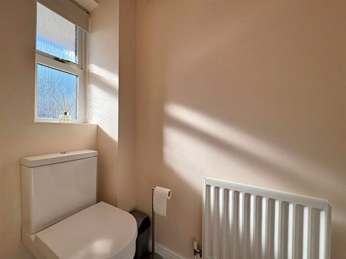 4 Bedroom Detached House For Sale In Sycamore Close, Sutton Coldfield, B76