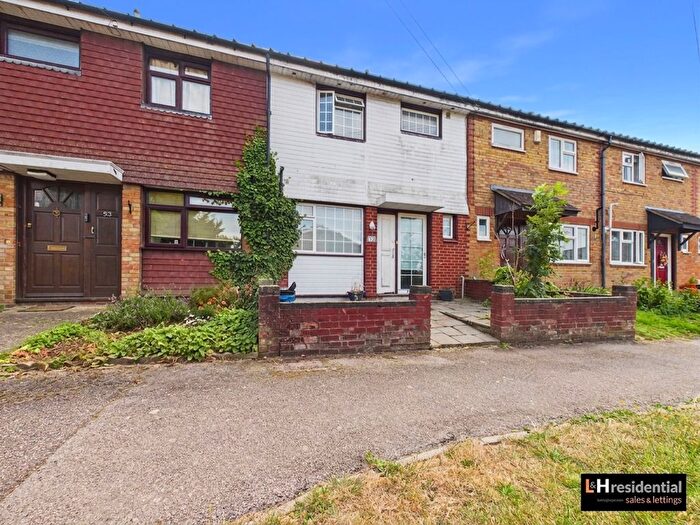 3 Bedroom Terraced House To Rent In Byron Avenue, Borehamwood, WD6