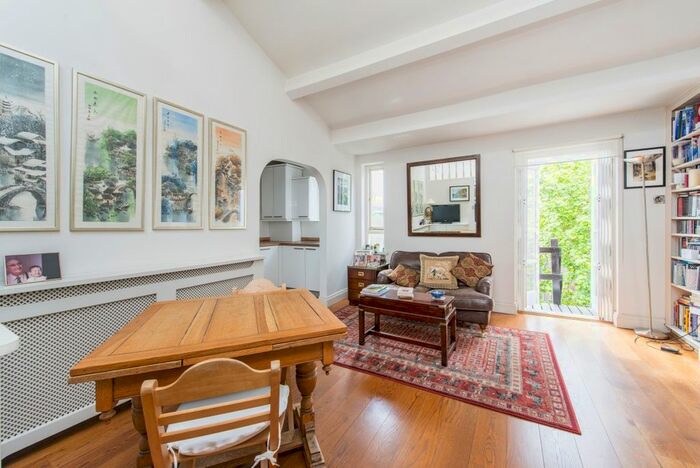 2 Bedroom Flat To Rent In Longridge Road, London, SW5